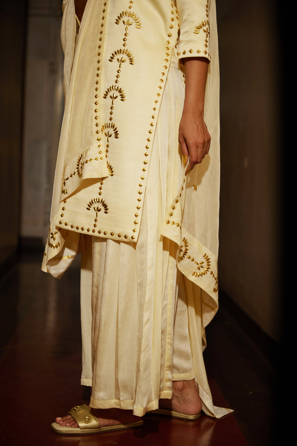 Suraj Pol Set - Ivory