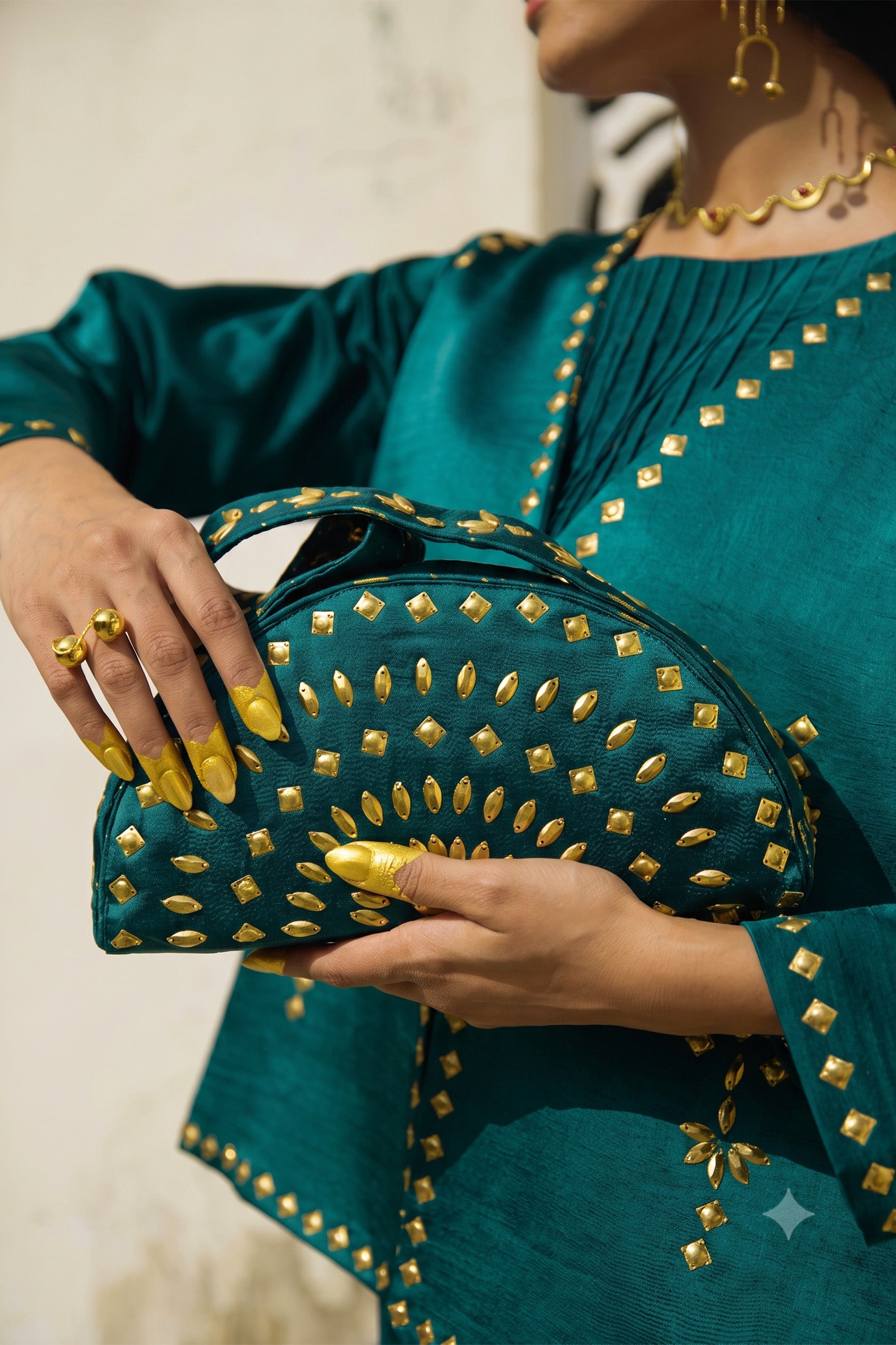 Aaroh Bag